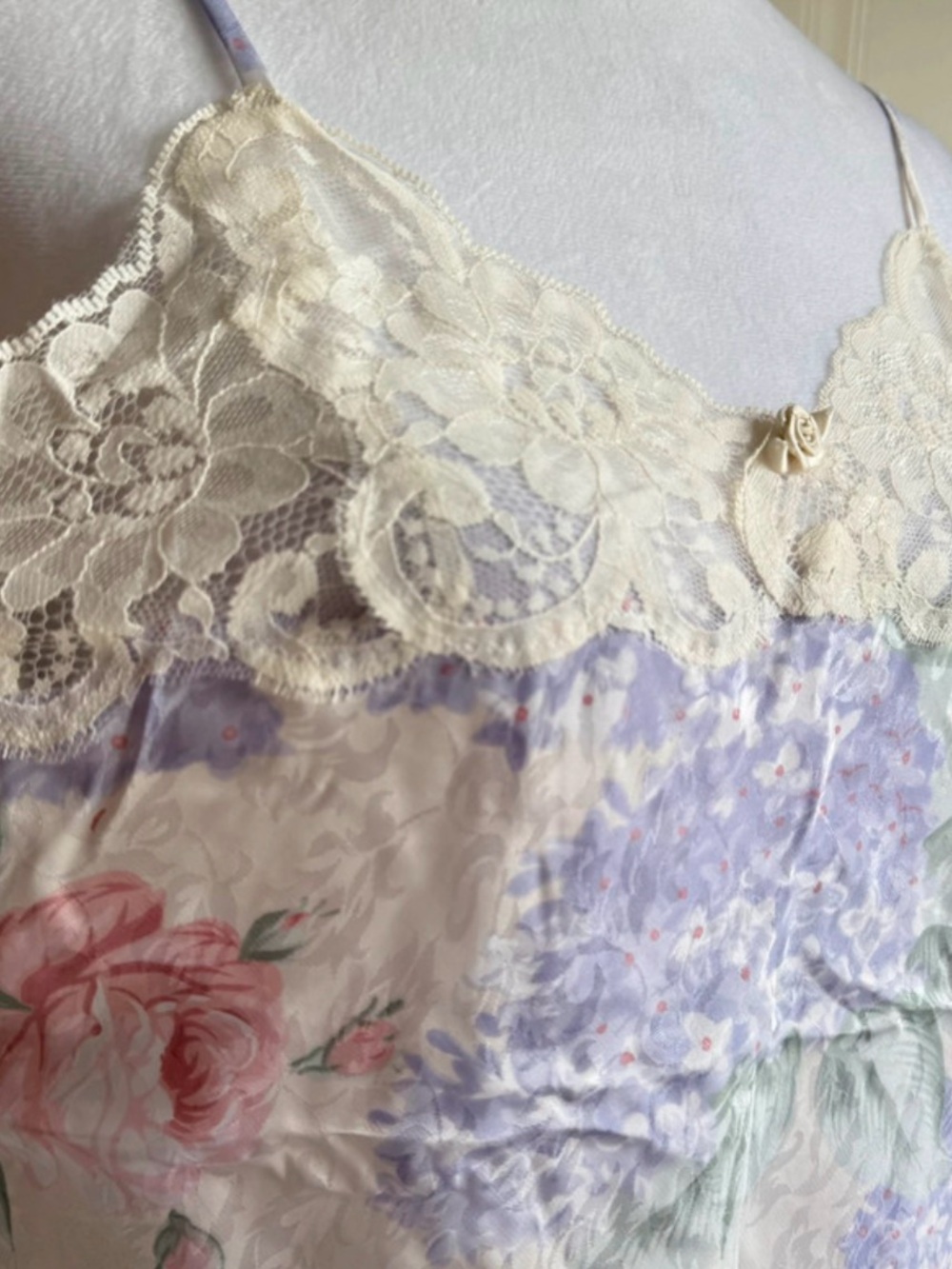 Vintage Lace Trim Floral Satin Camisole in Cream and Pastel Floral Slip Top - Picture 10 of 10